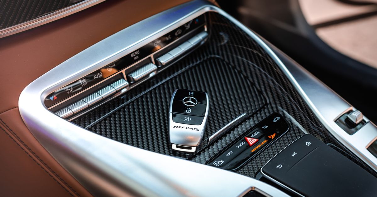 High-Security Car Keys: OEM vs. Aftermarket Options Explained — Quantum Guard Mississauga Security