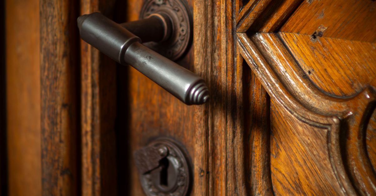Door Knob Lock Replacement: What the Process Actually Looks Like — Quantum Guard Mississauga Security